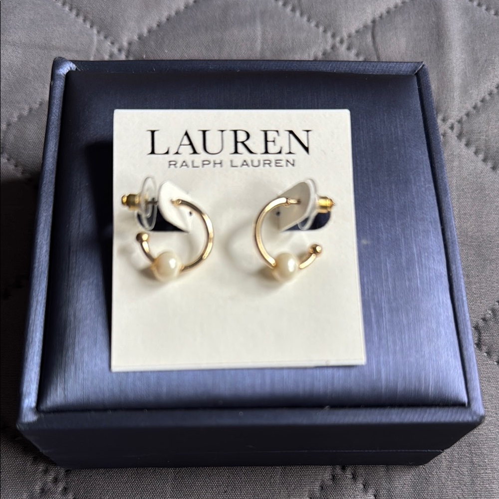 🥰Ralph Lauren Gold and Pearl Earrings